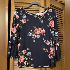 Nine Britton Peralta bell sleeve knit top. Size L